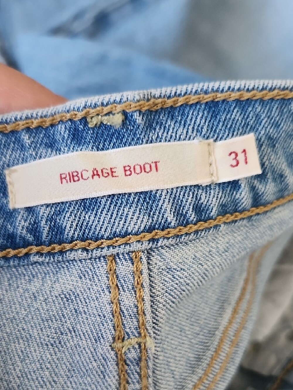 Levi's Light Wash Wide-Leg Women's Jeans - Picture 7 of 7